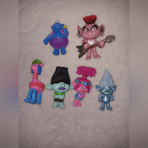 Coolinko 6 Set Troll Figures with Jumbo Egg-Mini Action Toys Pre-owned - Picture 2 of 9